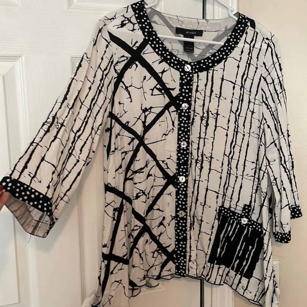 Ali miles blouse. Size small.